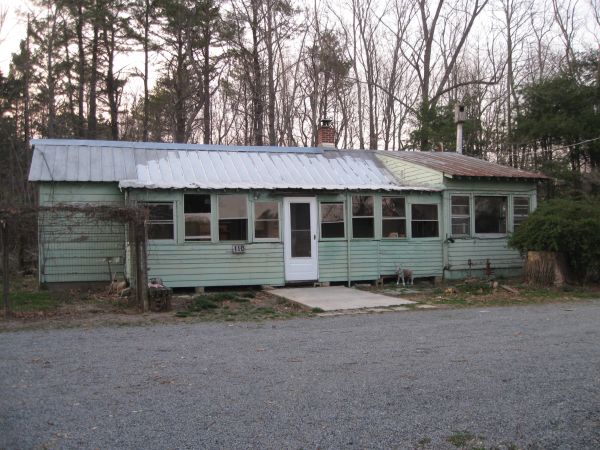 Refuge headquarters ('cabin')